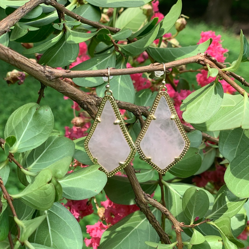 Kendra Scott Alex Gold Drop Earrings in rose qutz